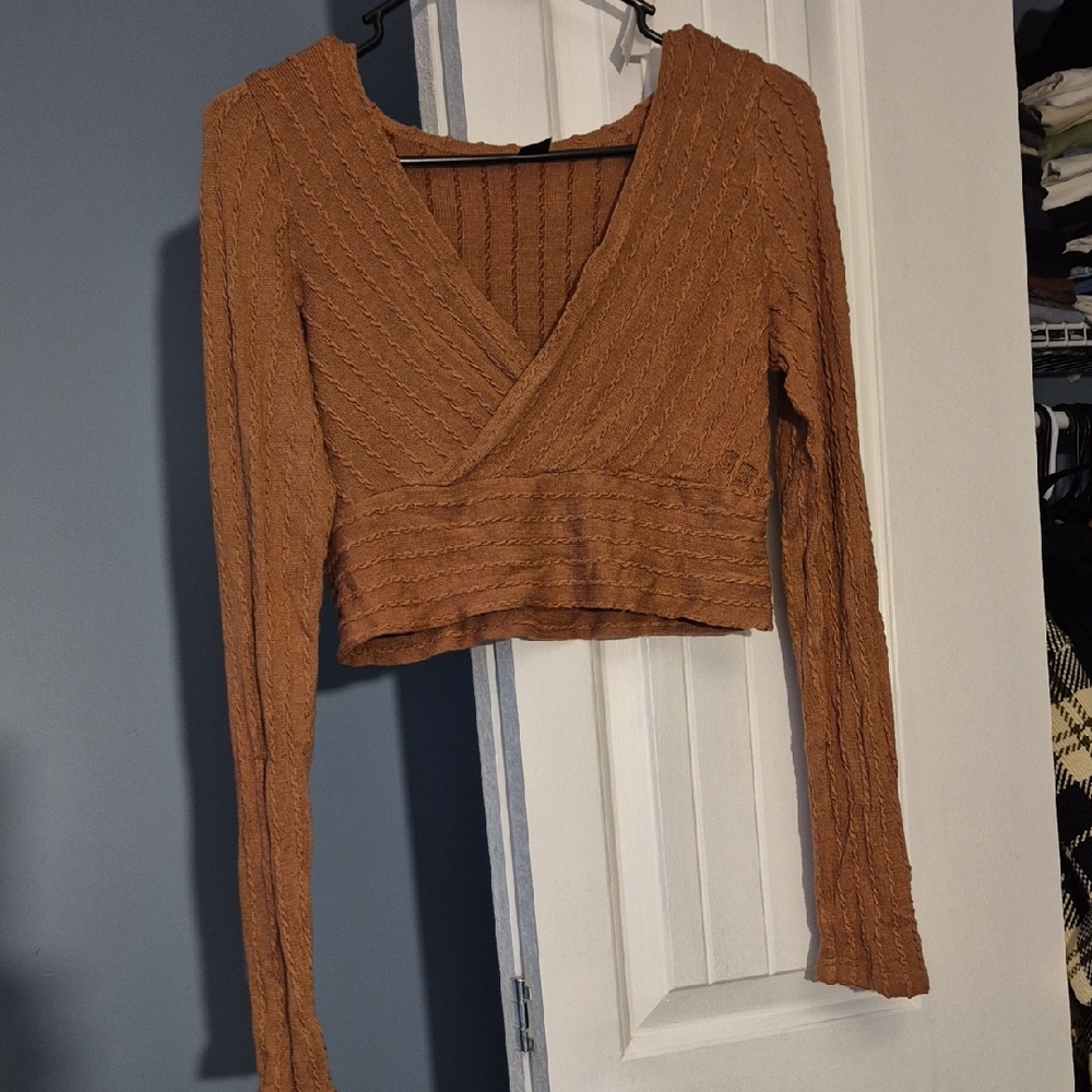 Women's Brown V-Neck Knit Crop Top